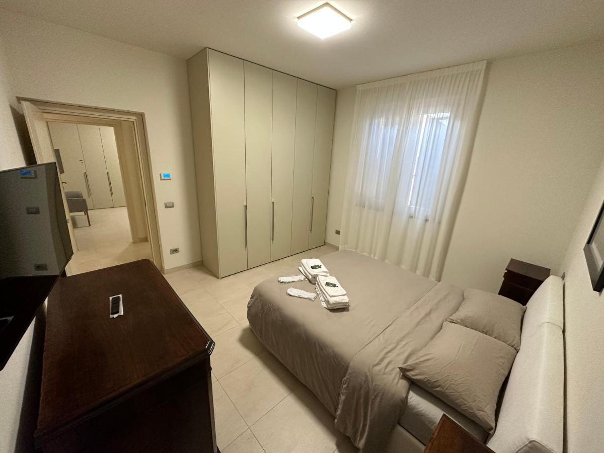ピアチェンツァCasavale Elegante Residenza 108 Mq Max 7 Personeアパートメント エクステリア 写真