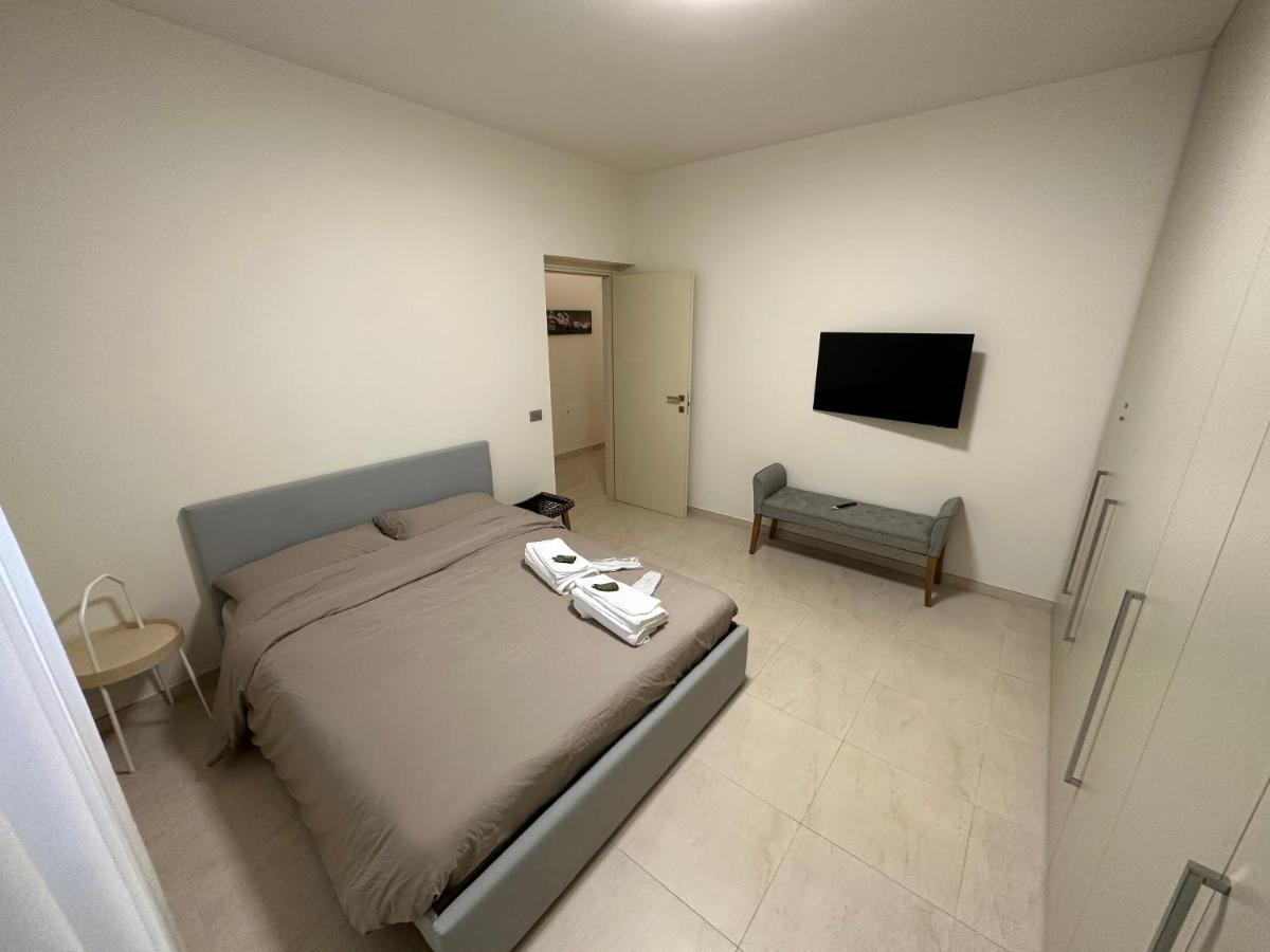 ピアチェンツァCasavale Elegante Residenza 108 Mq Max 7 Personeアパートメント エクステリア 写真