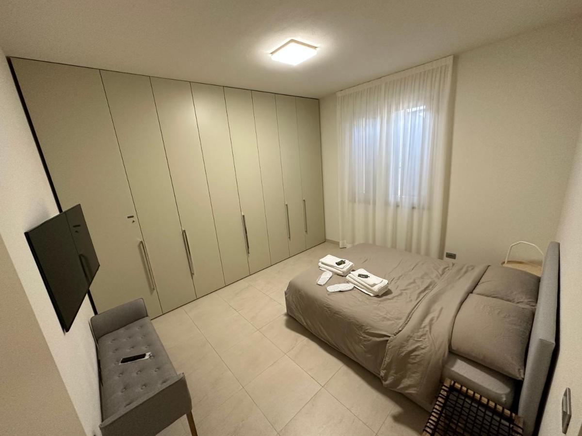ピアチェンツァCasavale Elegante Residenza 108 Mq Max 7 Personeアパートメント エクステリア 写真