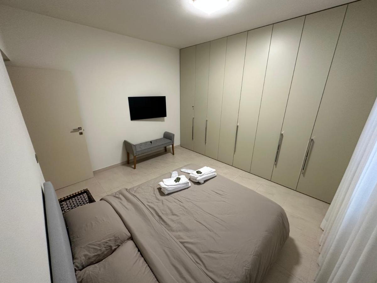 ピアチェンツァCasavale Elegante Residenza 108 Mq Max 7 Personeアパートメント エクステリア 写真